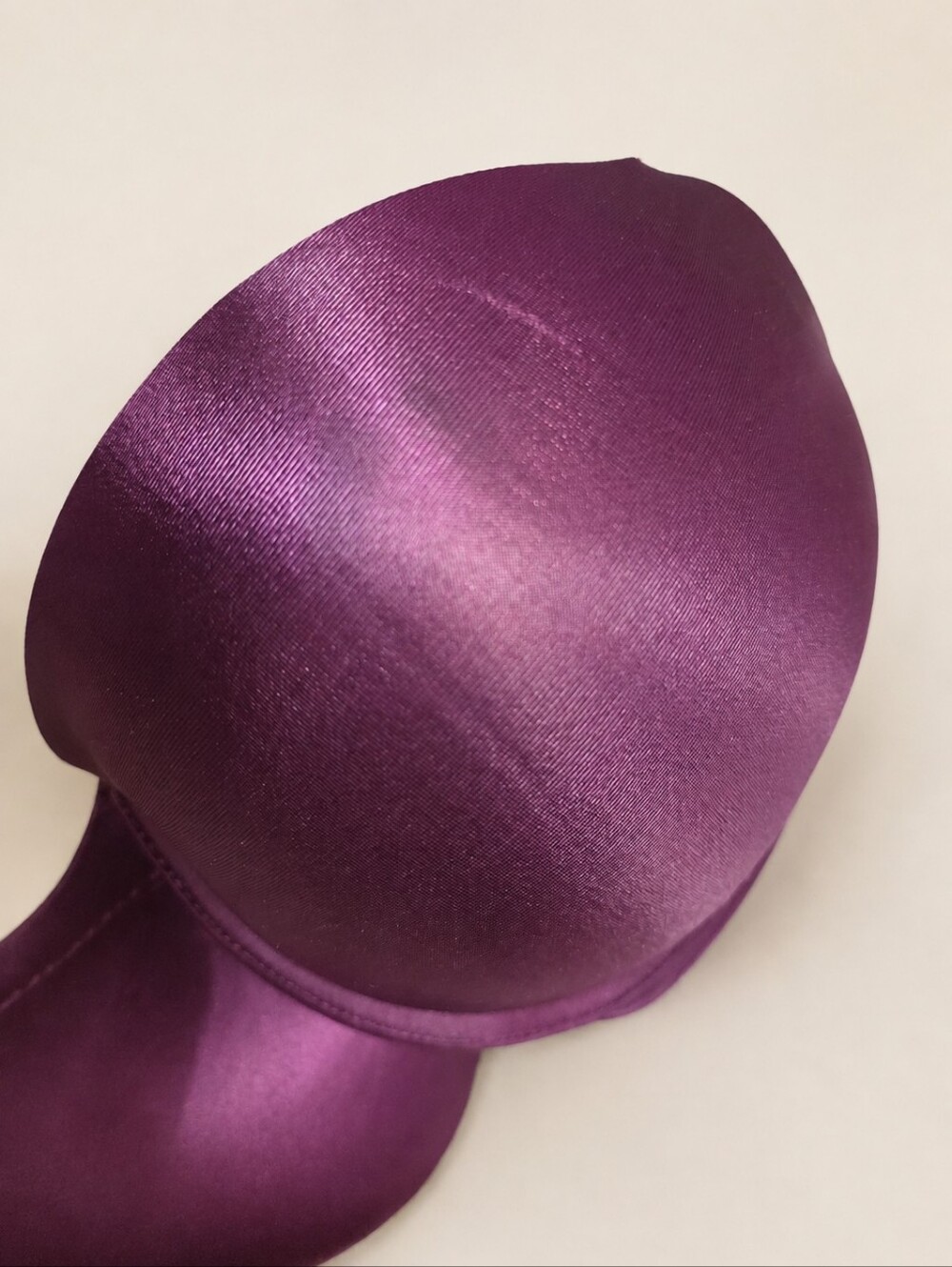 Victoria's Secret Bombshell Bra - Picture 3 of 3